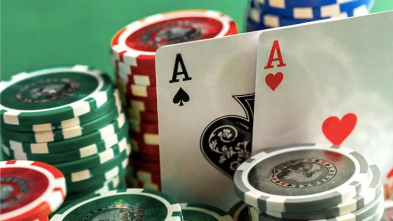 Tìm hiểu kinh nghiệm sử dụng chip Poker từ các chuyên gia