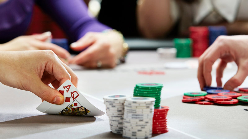 Poker là trò chơi cá cược trực tuyến phổ biến hiện nay